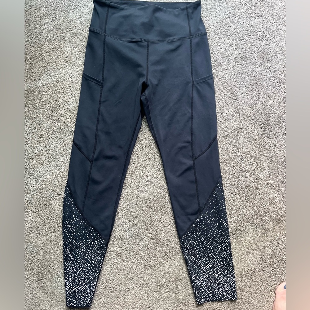 Ziya 7/8 length leggings with pockets.  Like new.  Only worn once.
